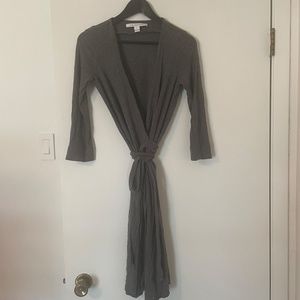 Diane von Furstenberg grey wrap dress 3/4 sleeve size 6